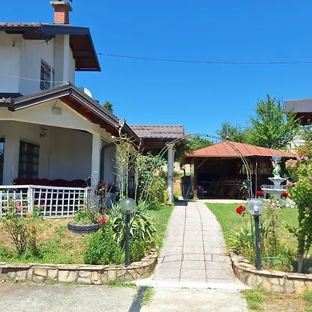 Kuca Sa Pogledom Na Sarajevo